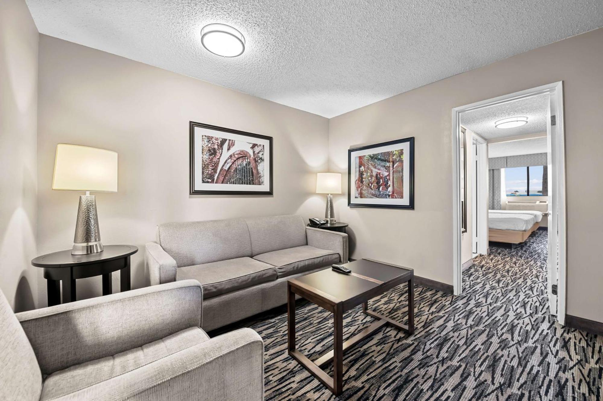 Best Western Los Alamitos Inn & Suites Exterior photo
